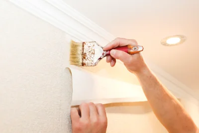 Pose de papier peint à Feuges — revêtements muraux et toiles de verre
